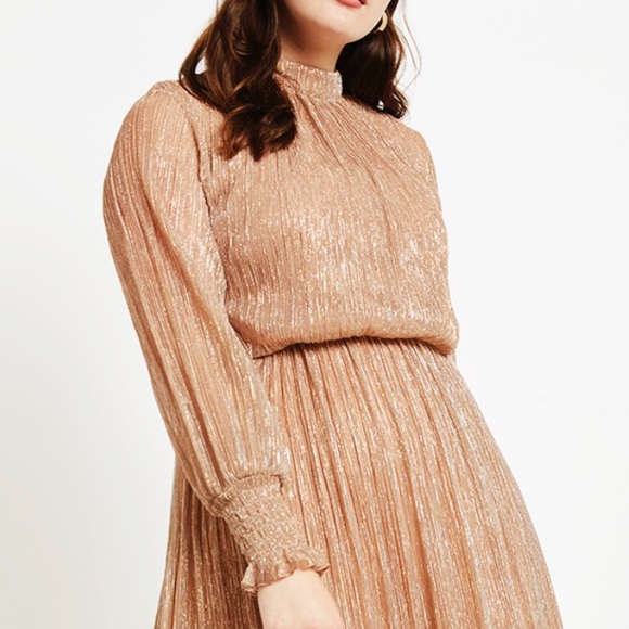 GOLD SHIMMER DRESS SIZE 18 - Picture 2 of 7